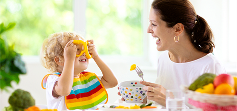 toddler eating fun healthy veggies
